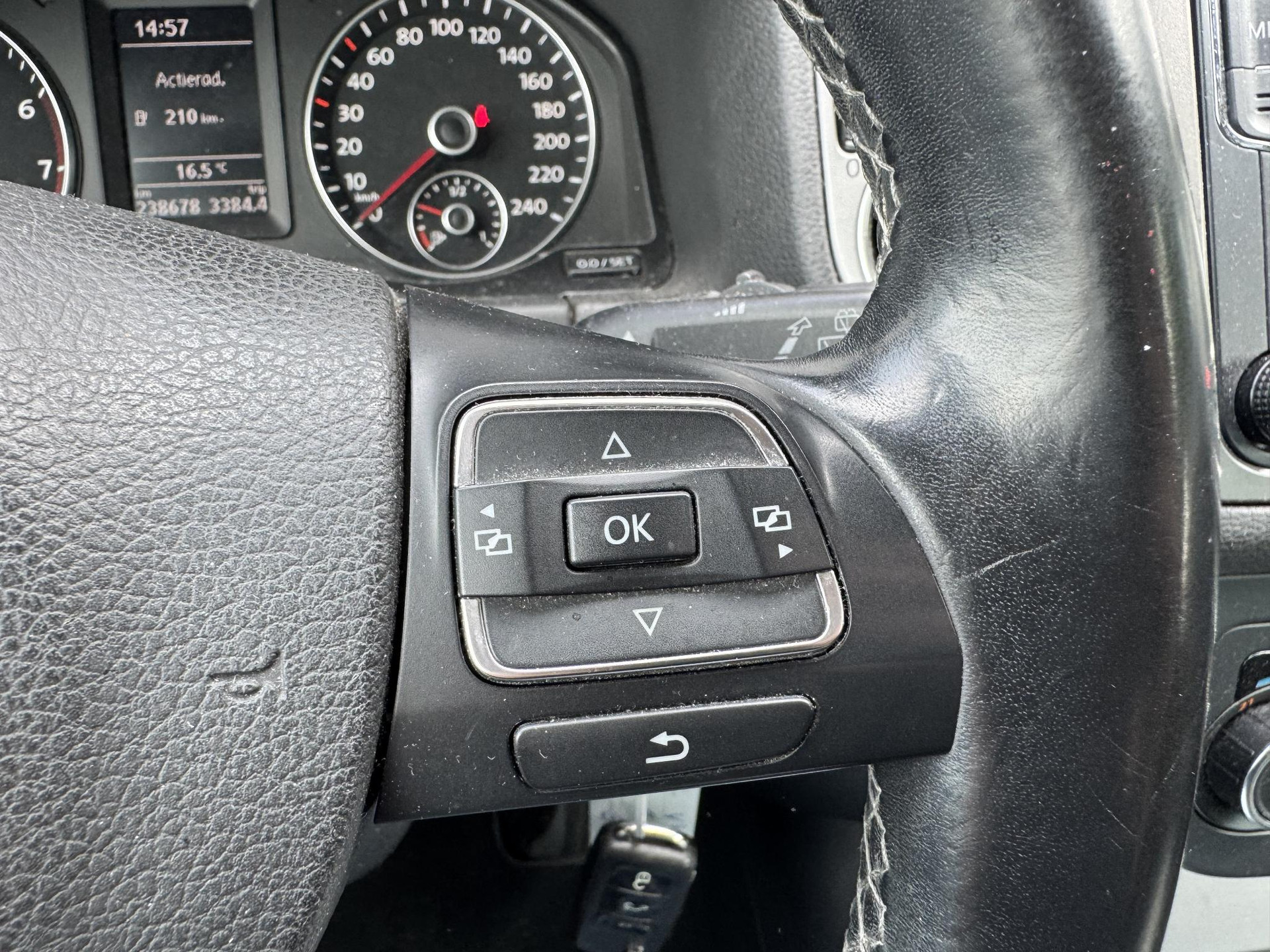 45467454-10.jpg