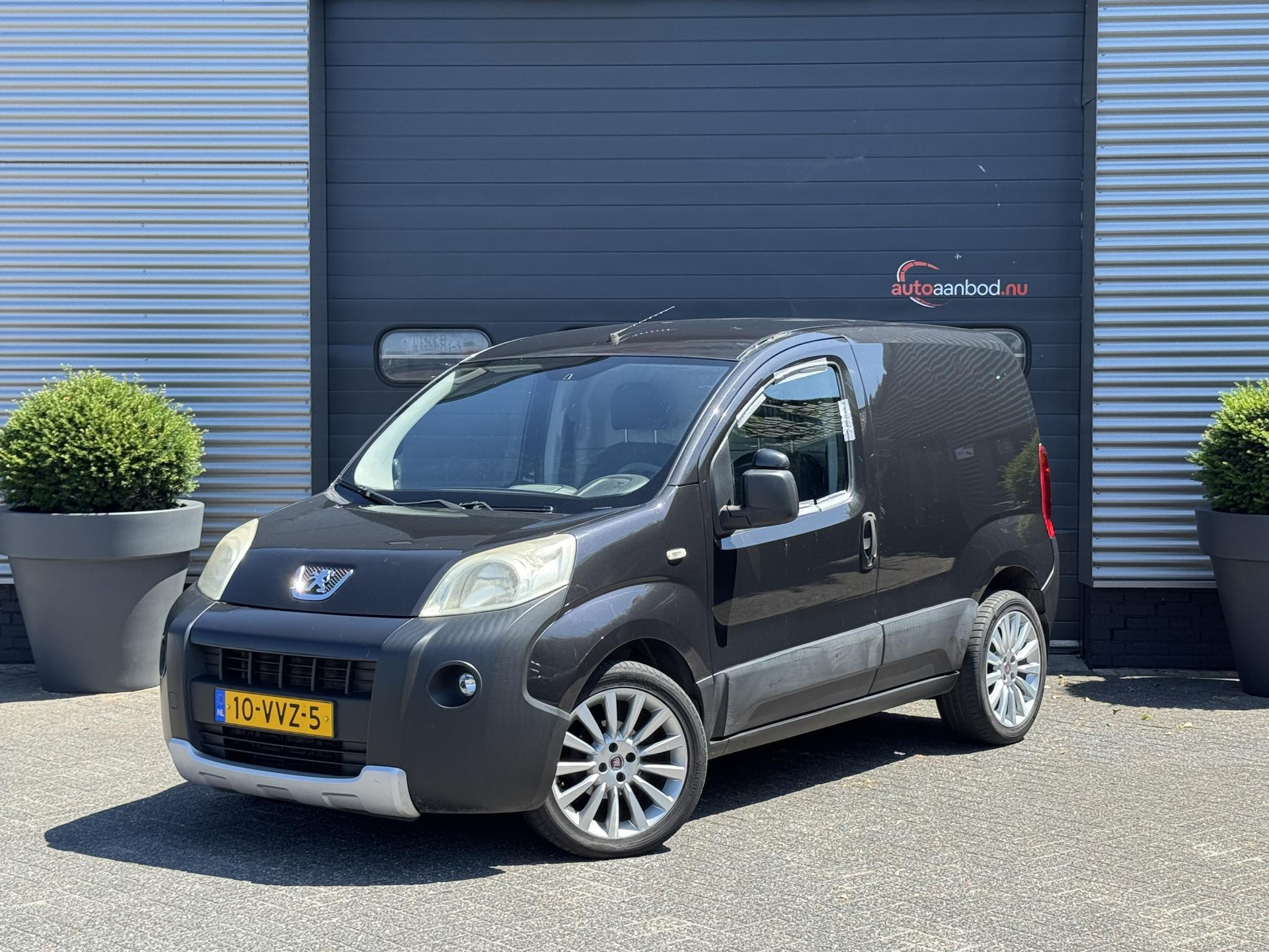 46297062-17.jpg