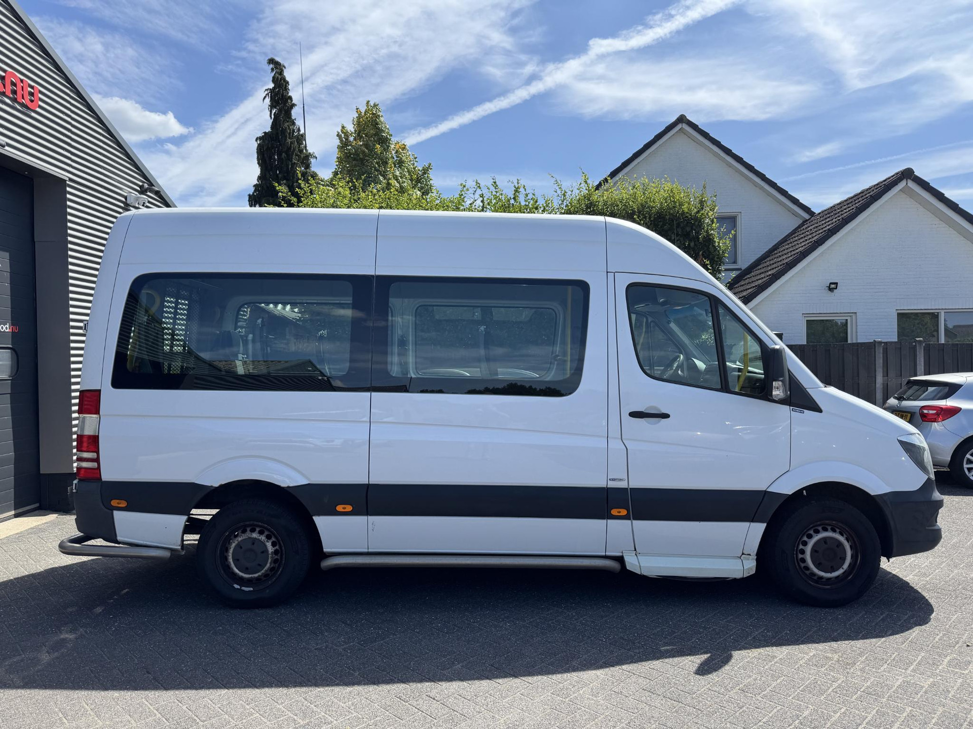 46252162-3.jpg