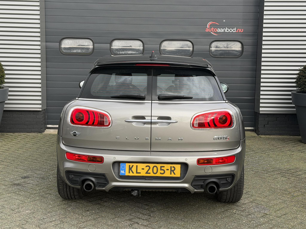 51557164-5.jpg