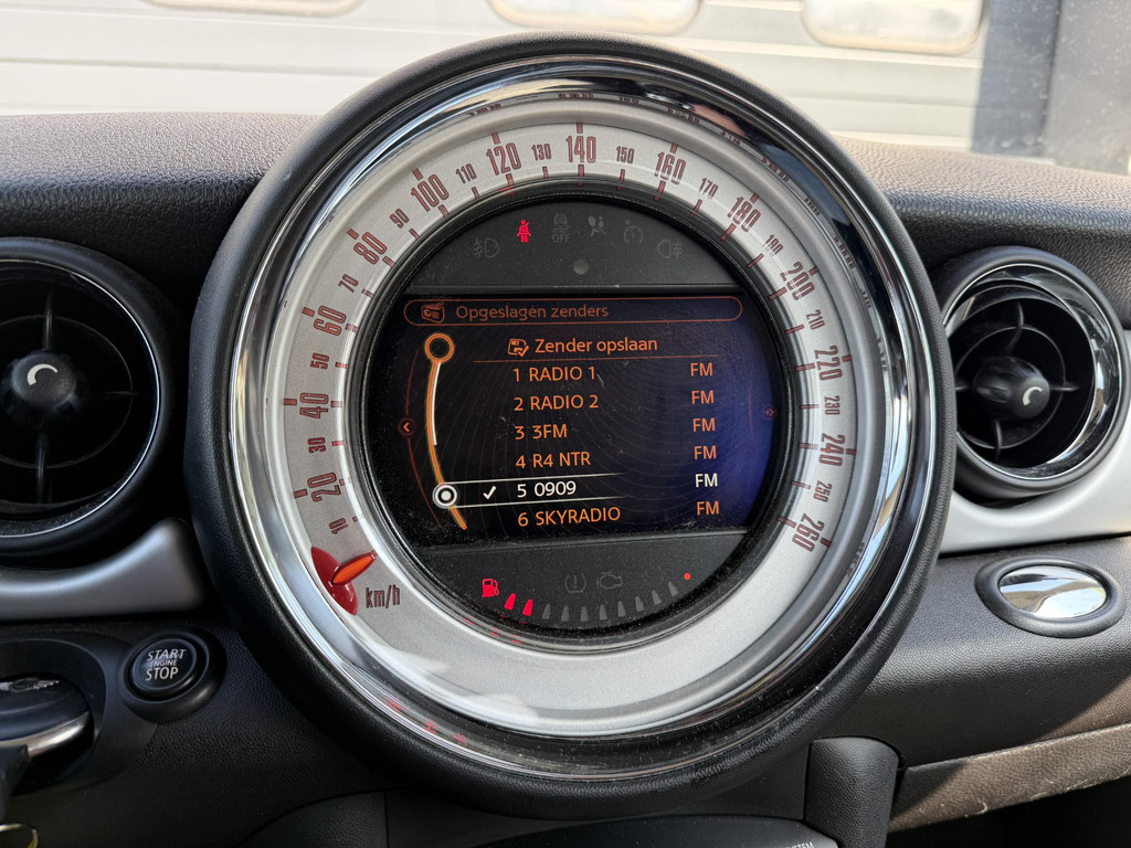 52823981-15.jpg