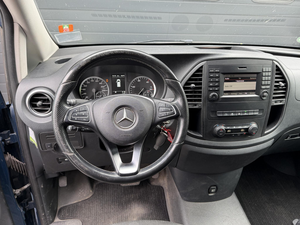 53283496-17.jpg
