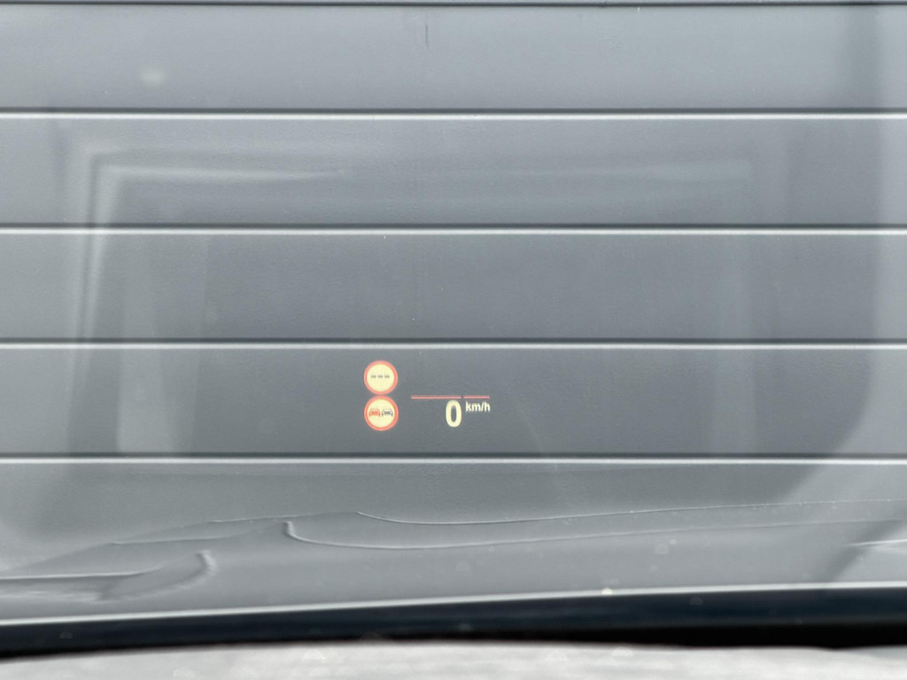 53394773-18.jpg