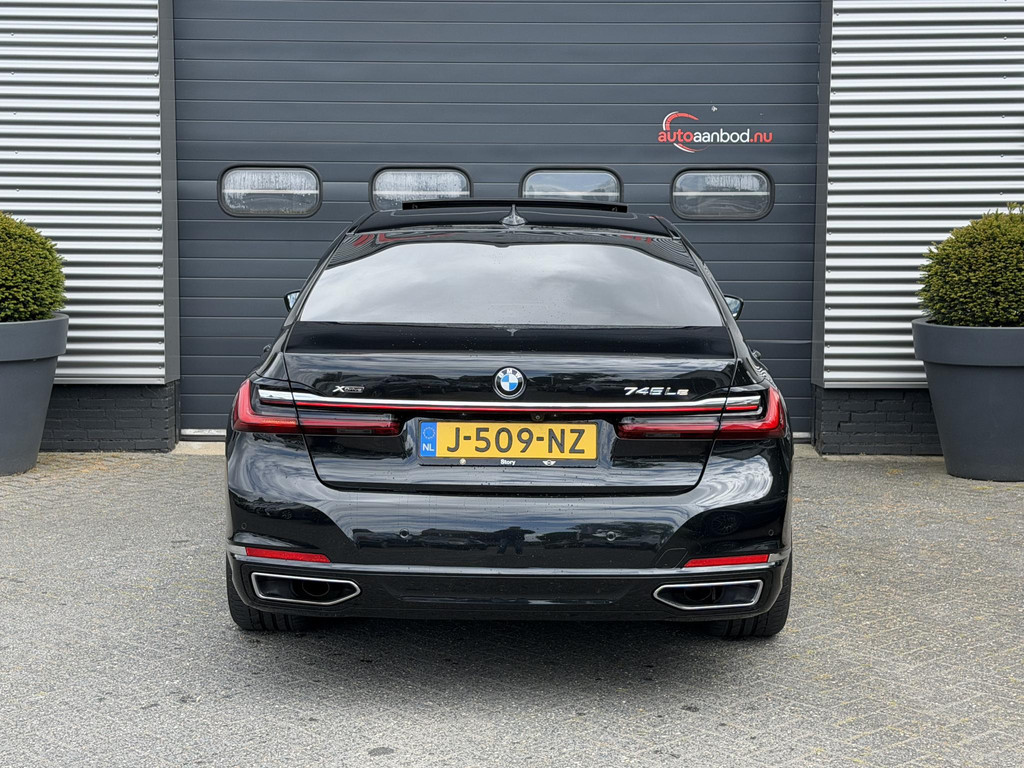 53394773-5.jpg