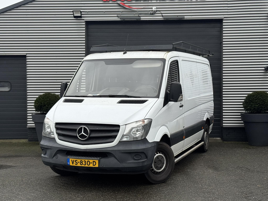 53637610-22.jpg