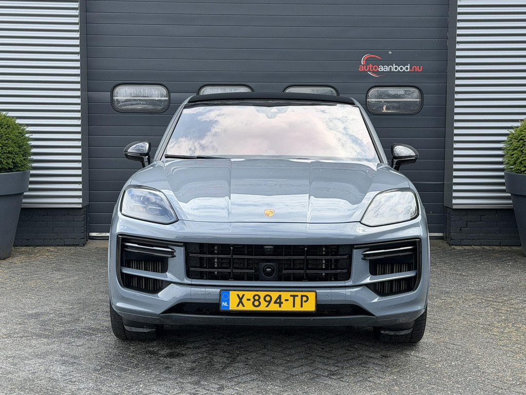 54030591-4.jpg