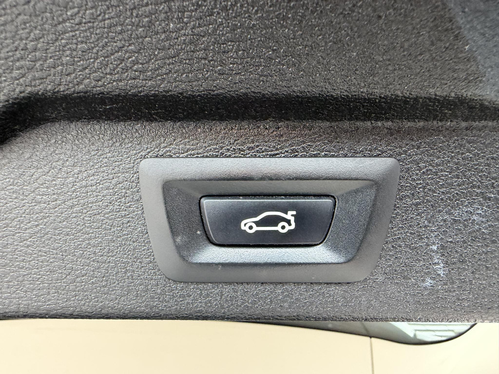 54379508-27.jpg
