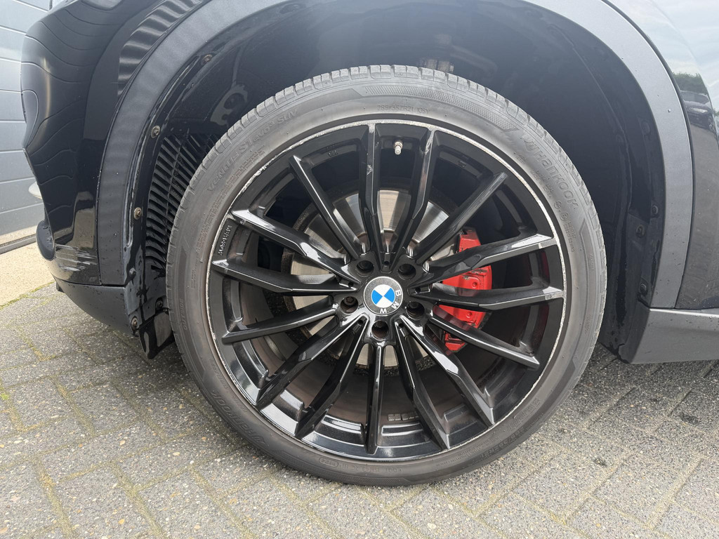 54379508-8.jpg