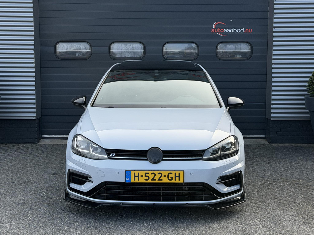 56847715-4.jpg
