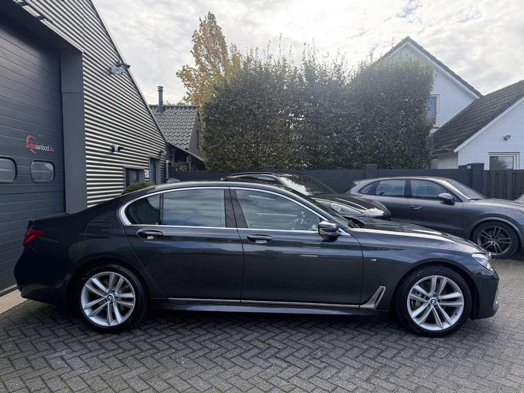 57618939-3.jpg